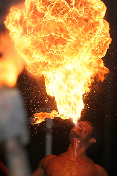 Feuershow zur Firmenfeier buchen