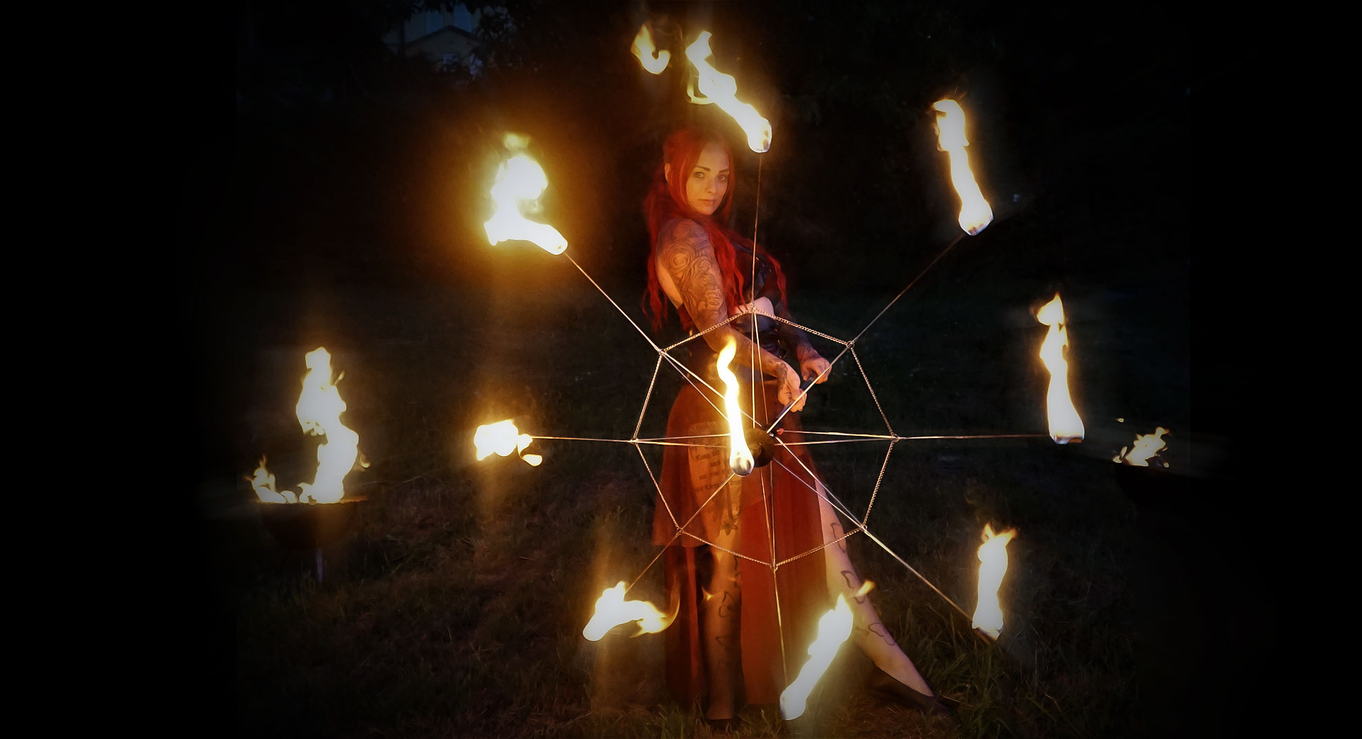 Feuertänzerin Freya Fuego aus Leipzig