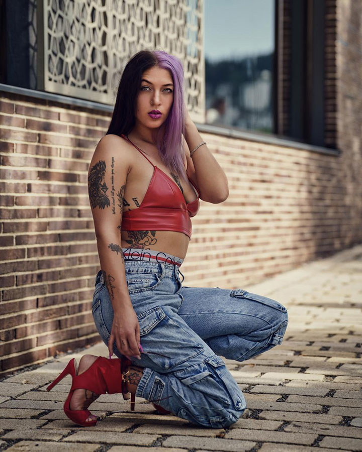 Stripperin Lola aus Tübingen